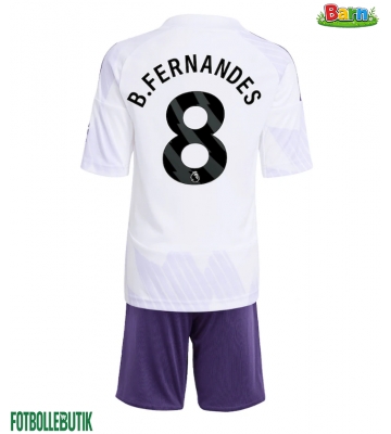 Manchester United Bruno Fernandes #8 Bortaställ Barn 2025-26 Kortärmad (+ Korta byxor)